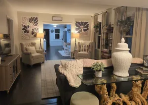 Image of Cozy Centrally Located Gem-King, Hot Tub, Pets OK, Shops & 15 Mins to Lake Erie