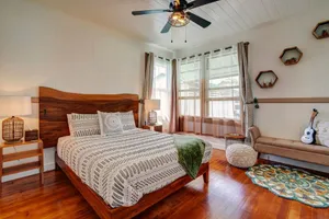 Image of NEW Paddler's Inn- 3BR Hilo Downtown