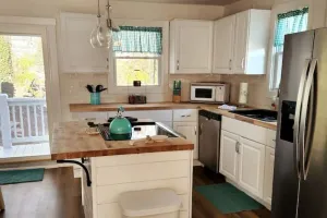Image of Cute and Cozy 2bd-Pet Friendly-4 Miles to LU!