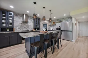 Image of Sea la Vie - Beach Town Charm+Newly Renovated