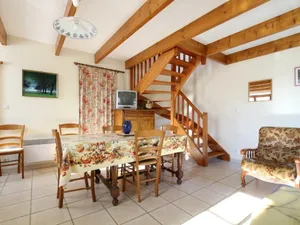 Image of Charming Home Near Beach - Enclosed Garden, Pet-Friendly, Parking Included