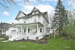 Image of 1905 Victorian Farmhouse close to Lake Geneva.