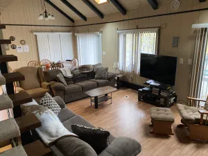 Image of Spacious Hideout Chalet w\/gameroom, close to amenities