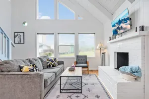 Image of Ocean Shores cozy chalet located within steps from the beach