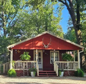 Image of Cabin like setting on secluded wooded property 5 minutes from Caddo Lake