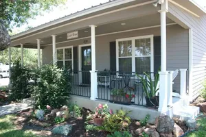 Image of The Sunday House -Adorable Hill Country Cottage - Llano River, Shopping, Sights