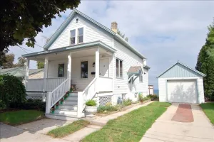 Image of Cozy Lake Michigan Cottage Direct Lakefront Views of Lake Michigan Premier Host!