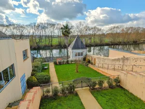 Image of Renovated riverside cottage for 6, near center, parking and wifi