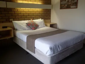 Image of SHEPPARTON MOTOR INN Tudor House Motel