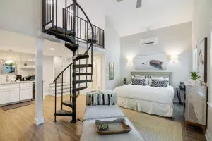 Image of Minutes to Downtown Charleston, Shem Creek & Beach