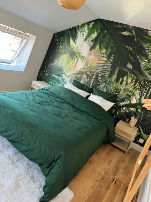 Image of Hollywood-Japan-Jungle ambience in one