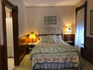 Image of GH1 · #1 Grant House-Moniqe's Suite: Tearose Eveningsong