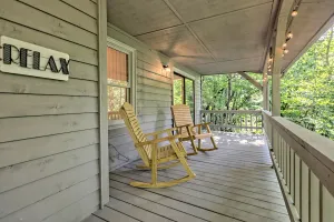 Image of Modern farmhouse for family fun - mins to downtown