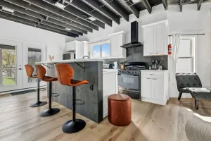 Image of Cool Urban Stay Downtown Loft