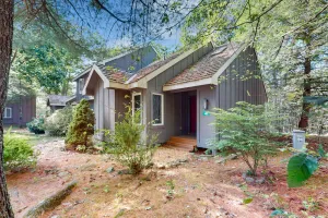 Image of Splendid home with deck, W\/D & free WIFI