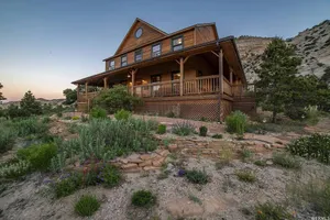 Image of Muley Twist Retreat: Capitol Reef - 6b6b