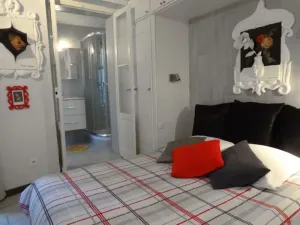 Image of Cute Studio in the 16th near the Arc de Triomphe