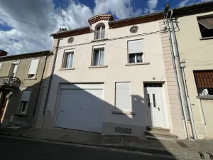 Image of Top floor townhouse with hot tub