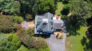 Image of Private Estate on 4 Acres