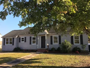 Image of Newly remodeled 3 bdrm, walk to park, restaurants