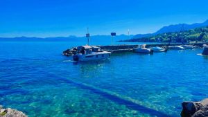 Image of Lakefront house with garden, close to beaches. 3.5 km from Evian