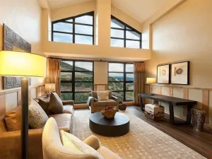 Image of Luxury Penthouse + Sauna | Ski-in\/Ski-out Access