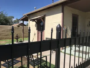Image of Historical cottage located in the heart of downtown (pet friendly)