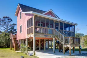 Image of Potter's Place: Cozy home Just a short walk to the Ocracoke Lighthouse.