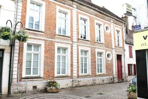 Image of Large 5 bedroom charming house in the heart of Montreuil-sur-Mer