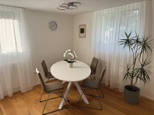 Image of Moderne, Ruhige Gartenwohnung mit Gemütlicher Terrasse Zwischen Stadt und Natur