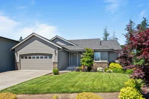 Image of Welcoming, Quiet 2-Level Home in Keizer Exurbs