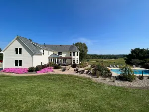 Image of Liberty Hill Lodge, Hot Tub & Pool