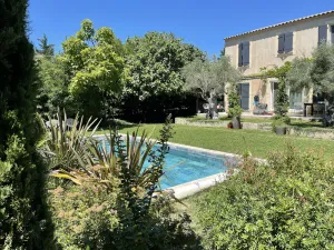 Image of Magnificent stay in the shadow of the Alpilles