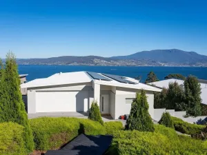 Image of Seaside Chic Villa with Breathtaking Ocean Views