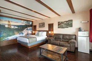 Image of Sandpiper - Queen Studio Room at Wanderlust Inn, Pet Friendly