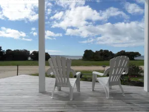 Image of Luxury 4 bedroom 4 bathroom Beach Front Home Free WiFi views to Kingscote