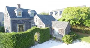 Image of Gorgeous home in town 3Bed 3 bath. screened porch- 3 levels of living & parking