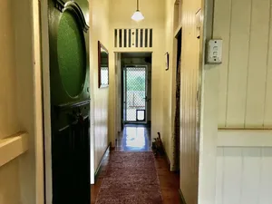 Image of Family Home  - Pets welcome .  15km to Australia Zoo, 20km to amazing beaches.