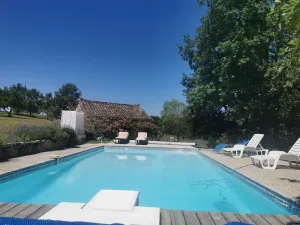 Image of Gite de caractère, piscine et vue