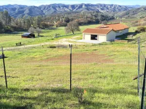 Image of Pinnacles Ranch - Closest to the Park (2 miles to East Entrance)