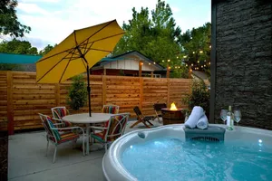 Image of Cozy Bungalow w\/ Hot Tub & Fire Pit, Walk Downtown