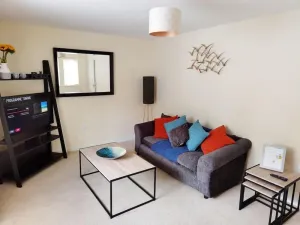 Image of Lakeside: Argosy 3bed house 2bath parking M27 J5 Southampton Airport sleeps 6
