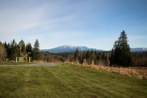 Image of Beautiful Mountain View home in private setting