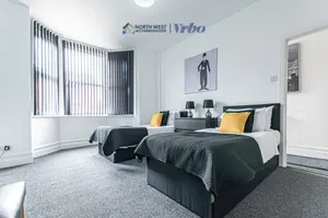 Image of Wigan Short Let Spacious 4BR, Contractors Welcome