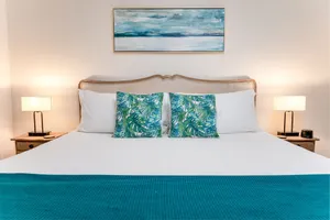 Image of Smart, clean beach studio - 1\/2 blk to Jax Beach!