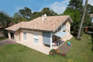 Image of 3-star rated house - sleeps 9 - peace and quiet guaranteed - 300m from golf course.