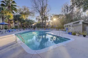 Image of 6 Sailmaster Commons
