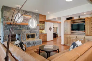Image of Large Condo w\/ Miles of Views at Big Sky Golf Course, Community Hot Tub\/Pool - Park Condo Retreat