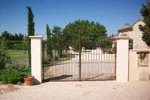 Image of Provençal farmhouse with character of 90m2 in Pernes-Les-Fontaines (near ventoux)