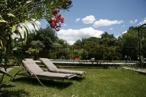 Image of Charming apartment in Provencal farmhouse in Saint-Rémy-de-Provence